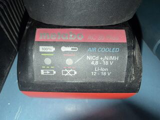 Acculader en accu, Metabo, AC 30 Plus, zwart/rood